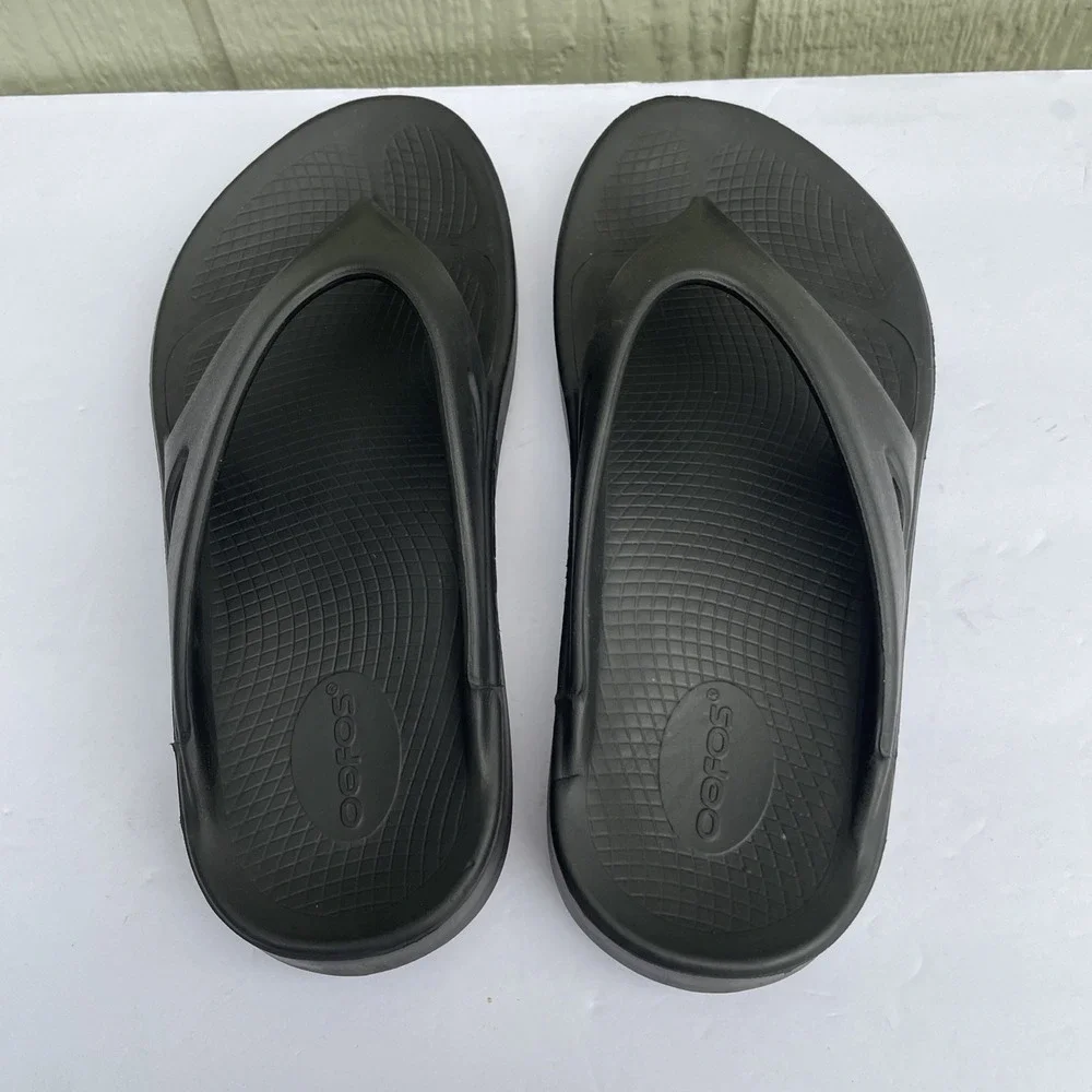 OOFOS Original Sandals Mens 8 Womens 10 Recovery Flip Flops Black Summer Beach